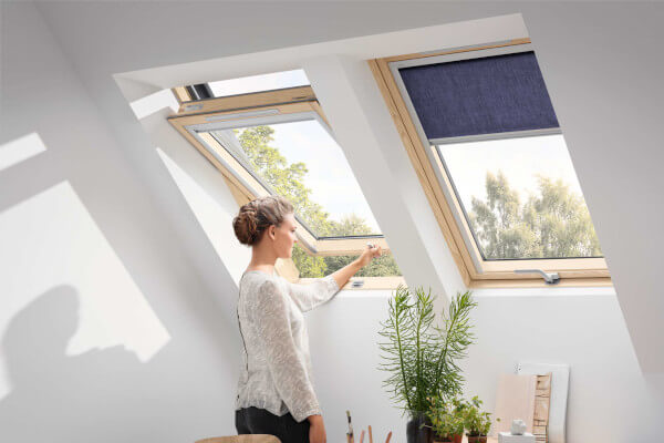 Мансардное окно VELUX WoodLine Дизайн GLL 1061B ручка снизу