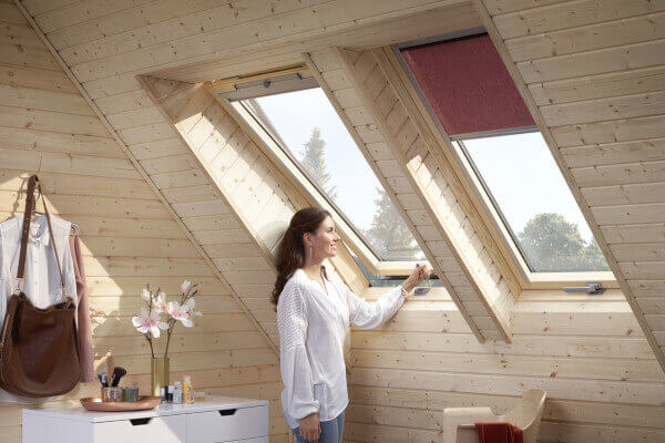 Мансардное окно VELUX WoodLine GZR 3050B ручка снизу